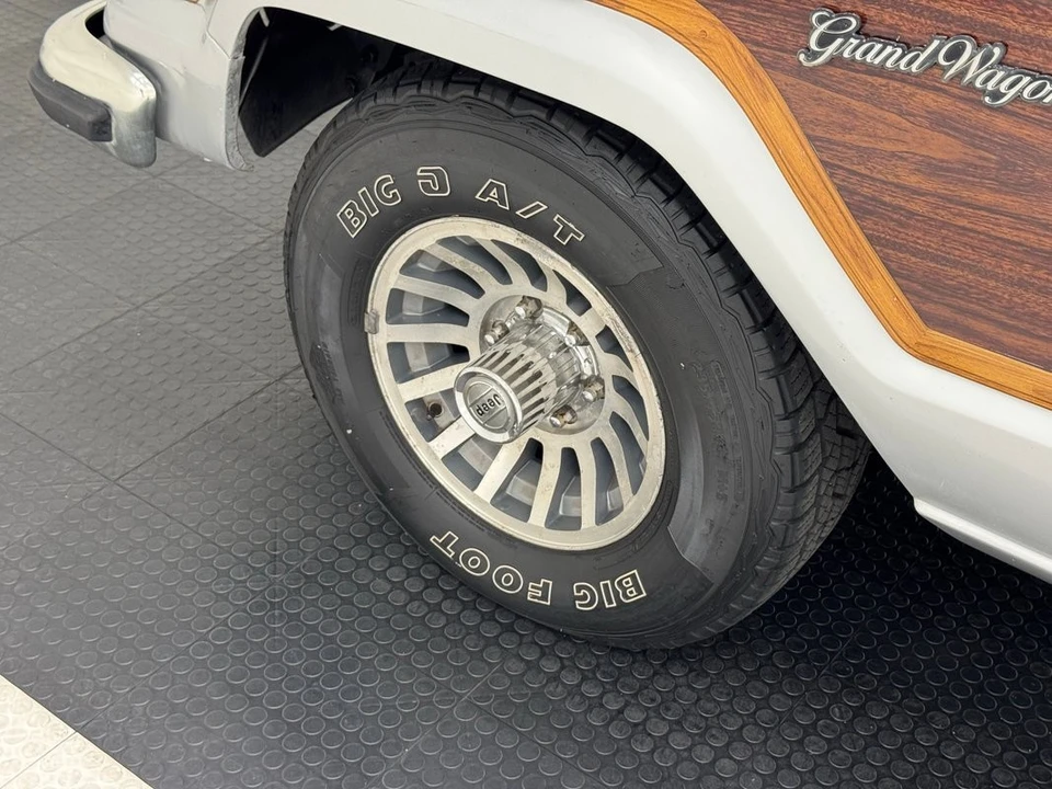 1988 Jeep SJ Grand Wagoneer - Image 12 of 12