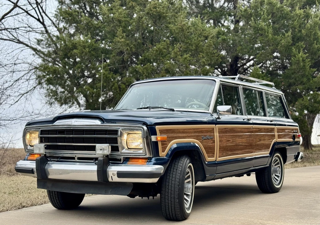 1988 Jeep SJ Grand Wagoneer - Image 5 of 31