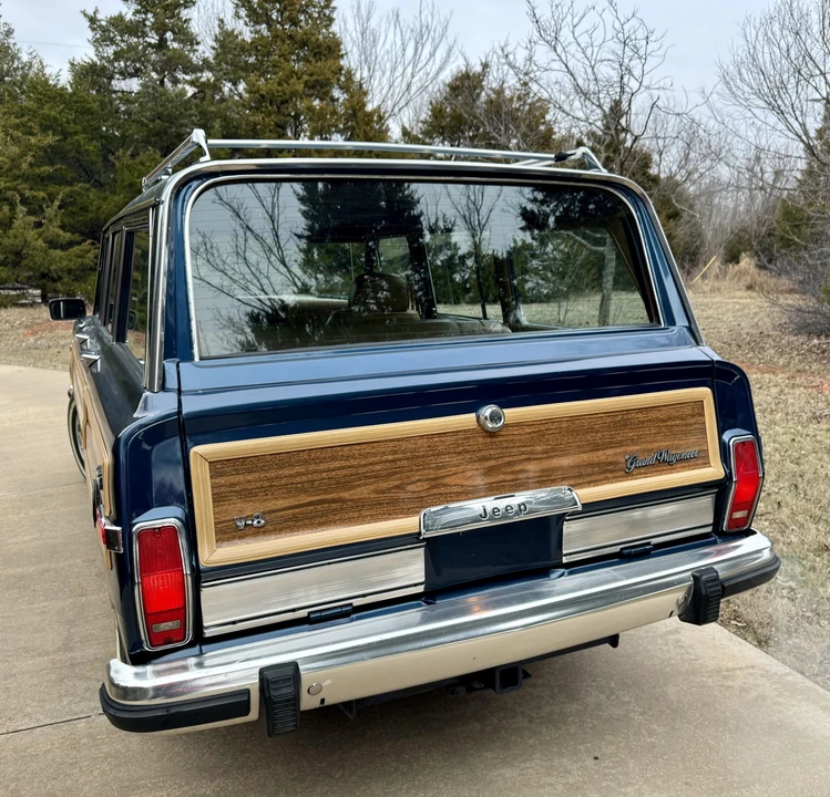 1988 Jeep SJ Grand Wagoneer - Image 12 of 31