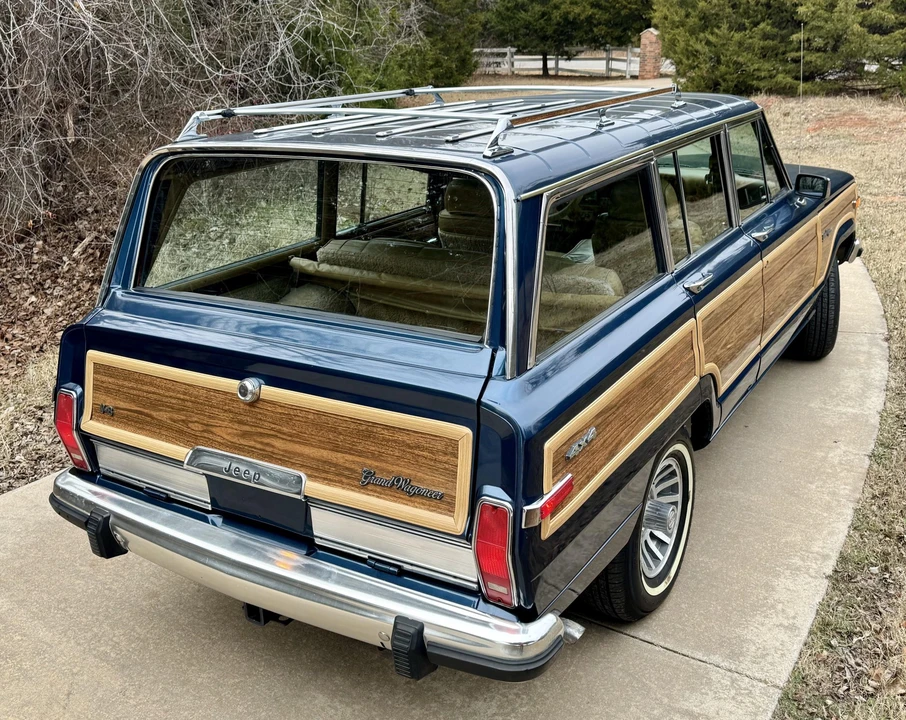 1988 Jeep SJ Grand Wagoneer - Image 16 of 31