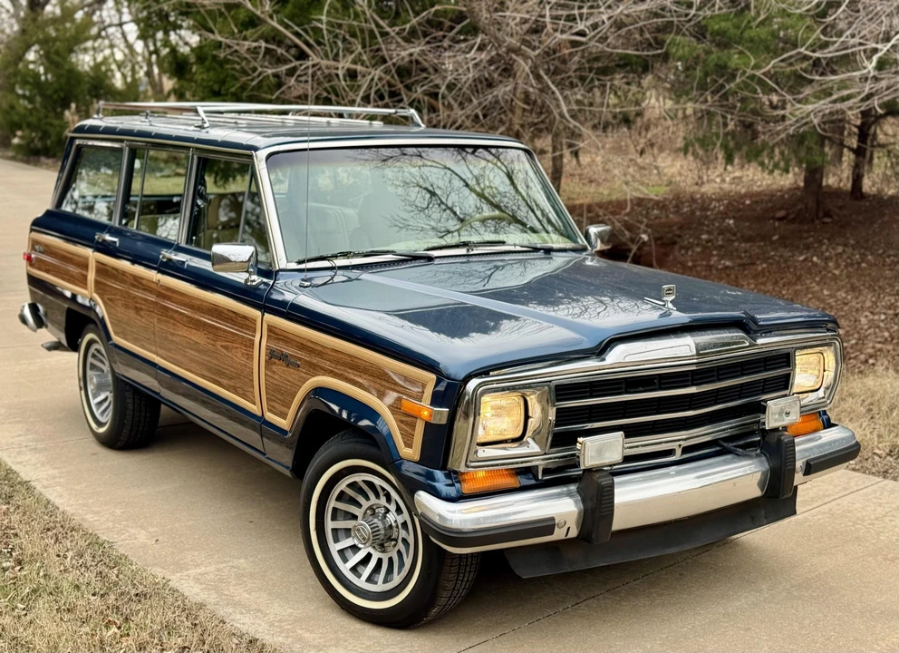 1988 Jeep SJ Grand Wagoneer - Image 25 of 31