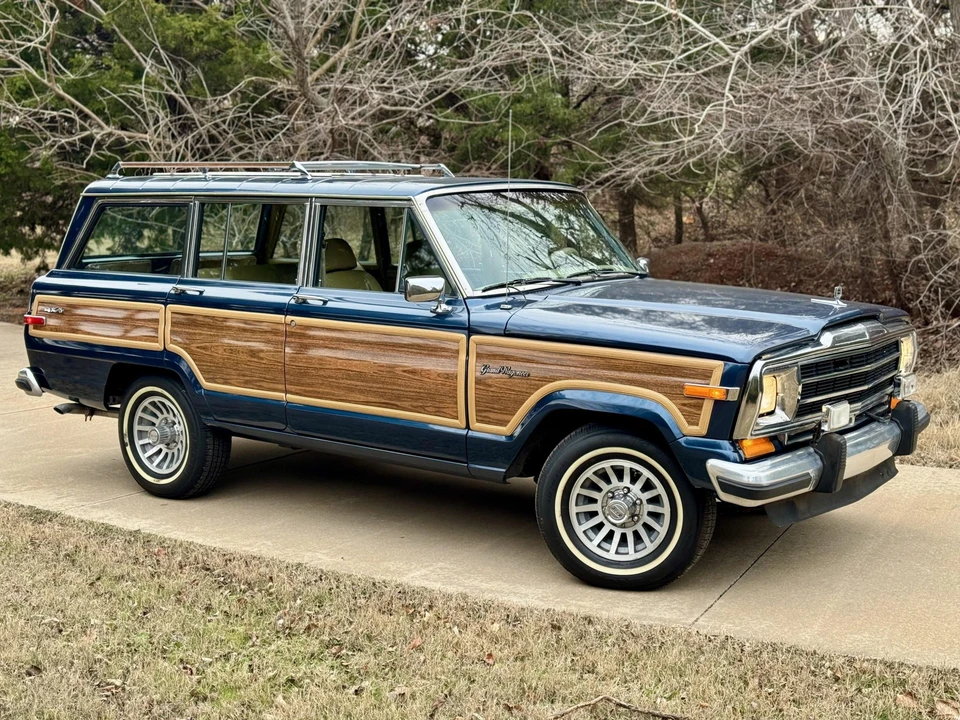 1988 Jeep SJ Grand Wagoneer - Image 21 of 31