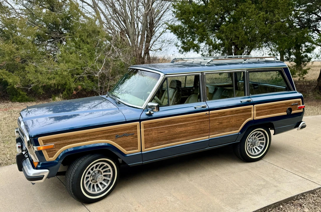 1988 Jeep SJ Grand Wagoneer - Image 6 of 31