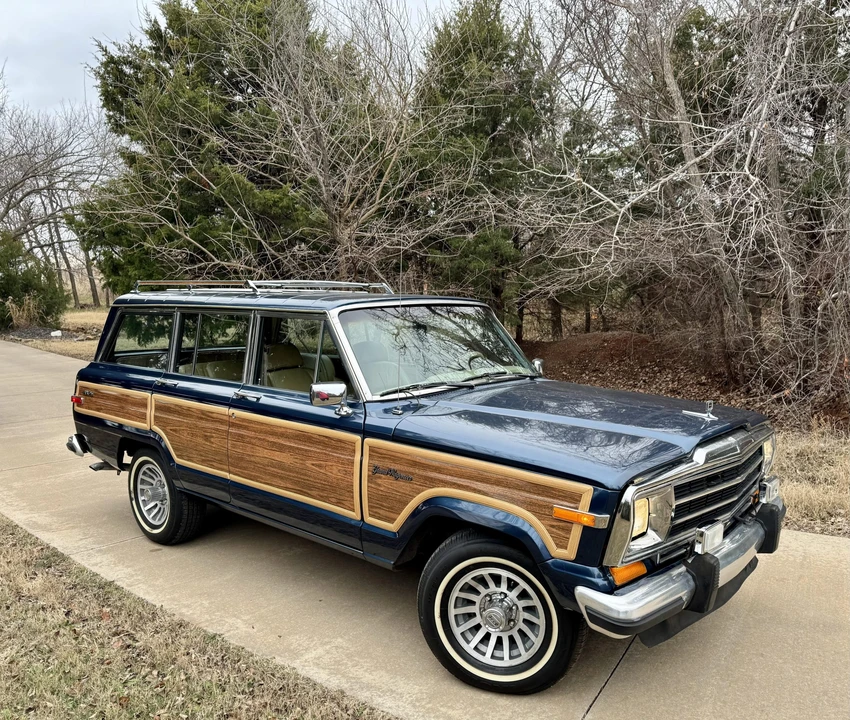 1988 Jeep SJ Grand Wagoneer - Image 22 of 31