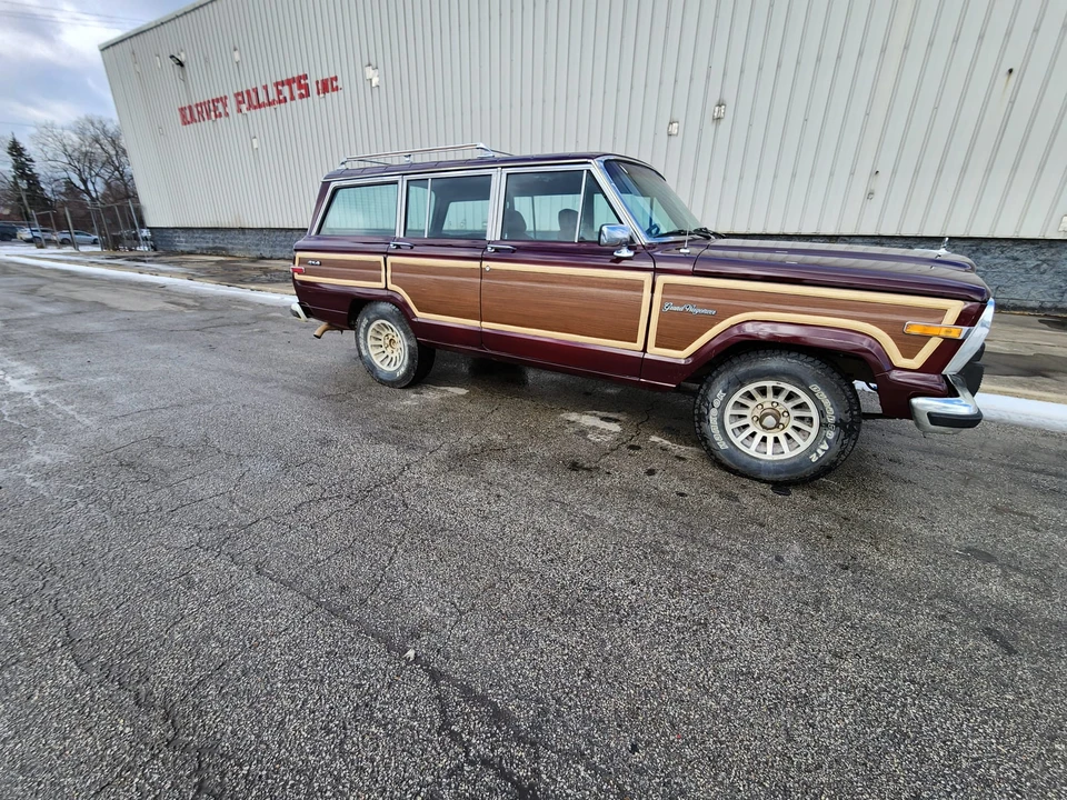 1988 Jeep SJ Grand Wagoneer - Image 23 of 31