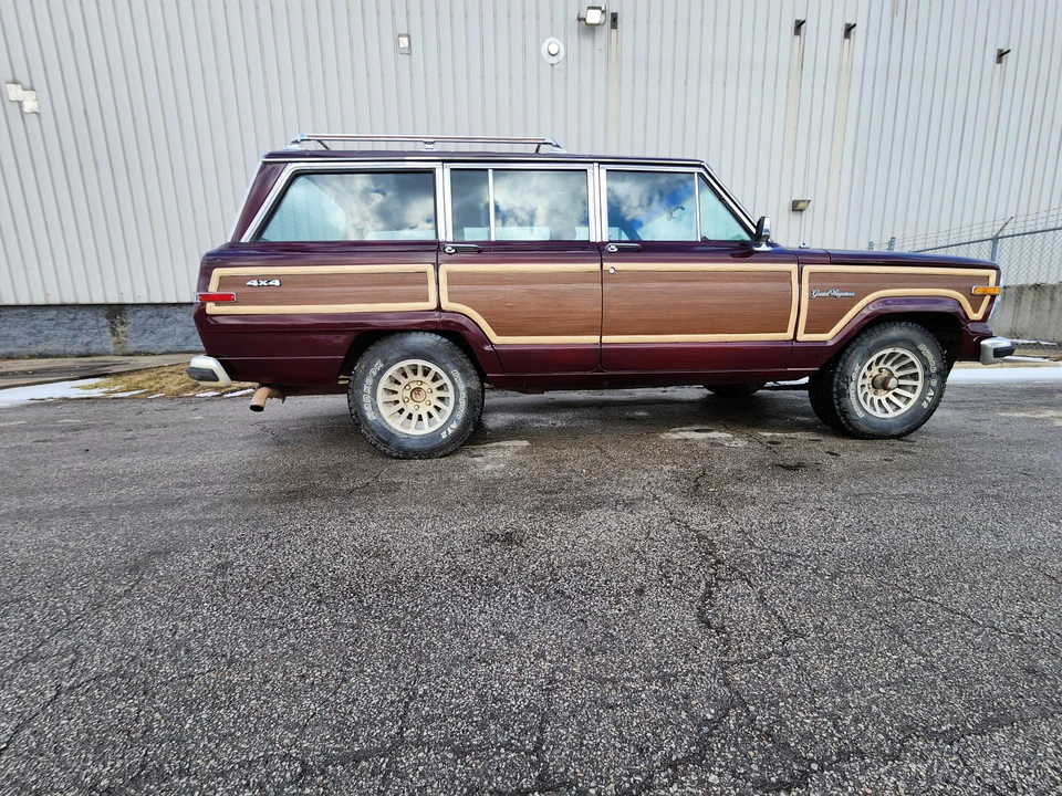 1988 Jeep SJ Grand Wagoneer - Image 16 of 31