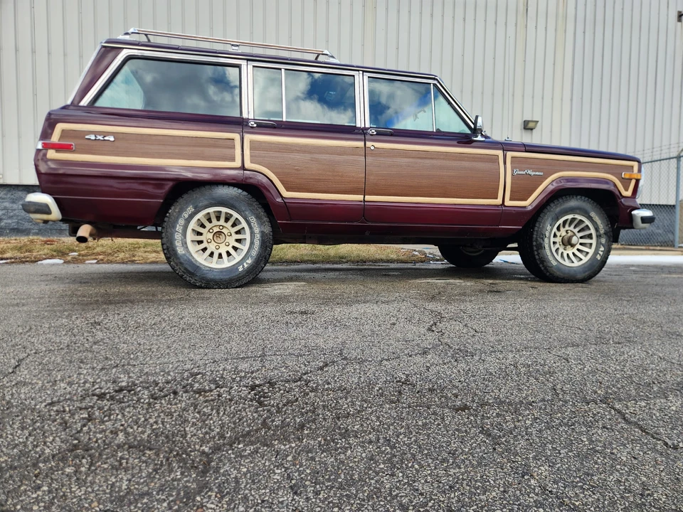 1988 Jeep SJ Grand Wagoneer - Image 19 of 31