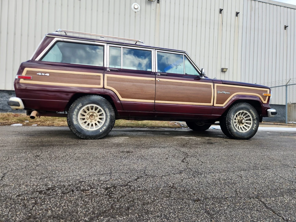 1988 Jeep SJ Grand Wagoneer - Image 20 of 31