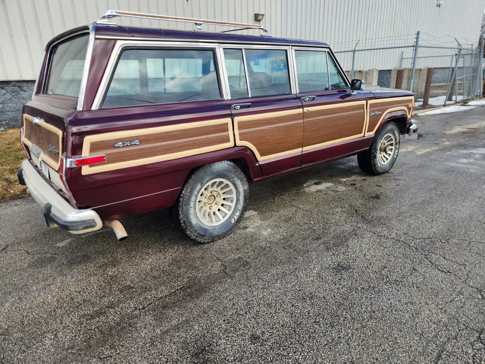 1988 Jeep SJ Grand Wagoneer - Image 11 of 31