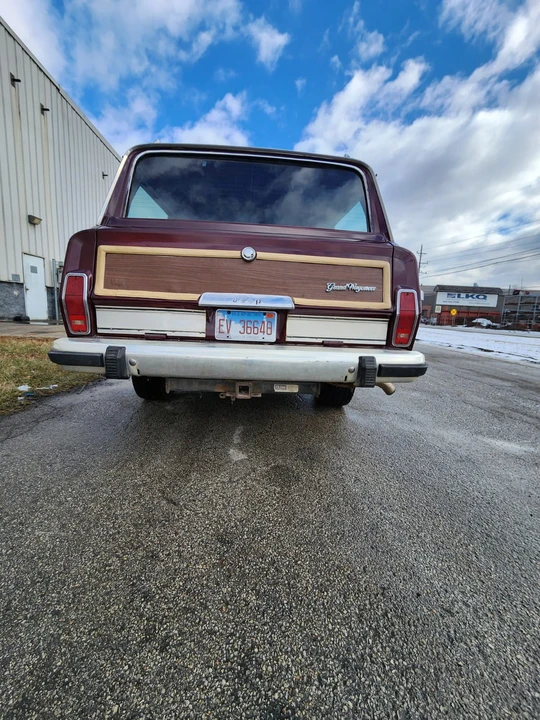 1988 Jeep SJ Grand Wagoneer - Image 9 of 31