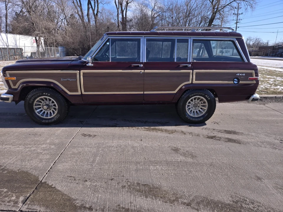1988 Jeep SJ Grand Wagoneer - Image 4 of 31