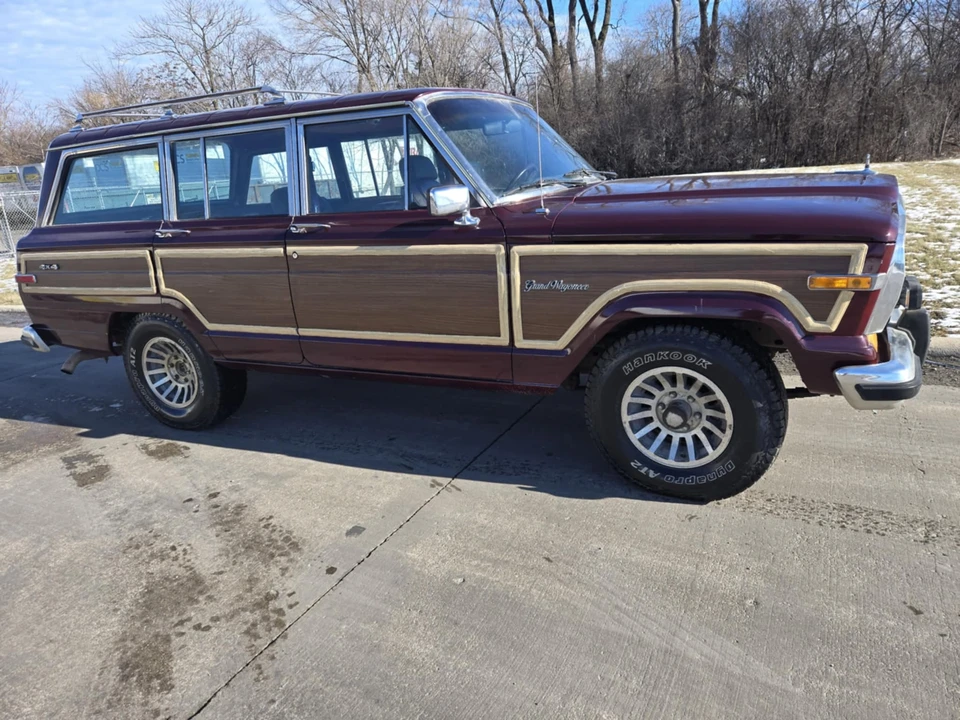 1988 Jeep SJ Grand Wagoneer - Image 22 of 31