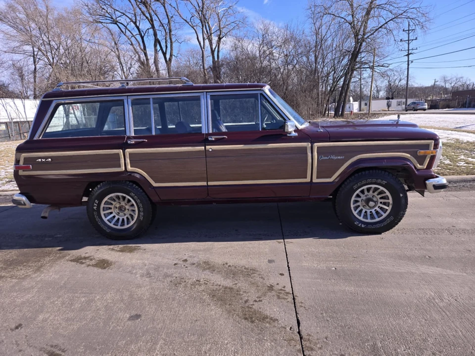1988 Jeep SJ Grand Wagoneer - Image 21 of 31