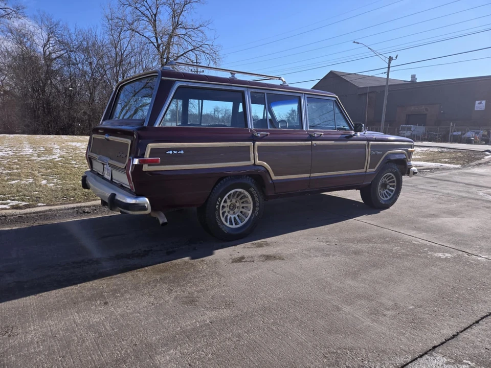 1988 Jeep SJ Grand Wagoneer - Image 13 of 31