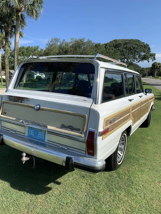1988 Jeep SJ Grand Wagoneer - Image 7 of 31