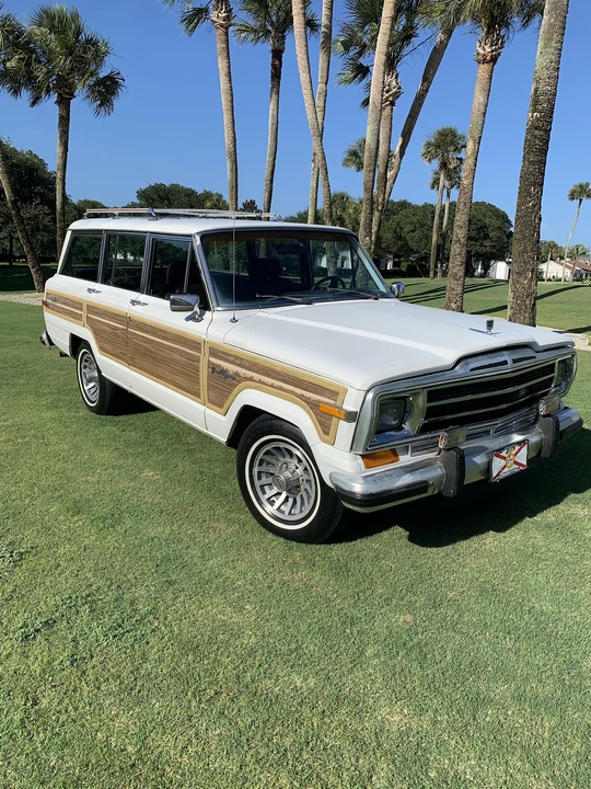 1988 Jeep SJ Grand Wagoneer - Image 9 of 31