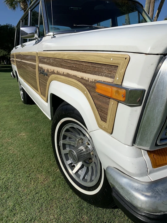 1988 Jeep SJ Grand Wagoneer - Image 15 of 31