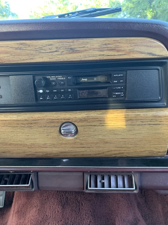 1988 Jeep SJ Grand Wagoneer - Image 27 of 31