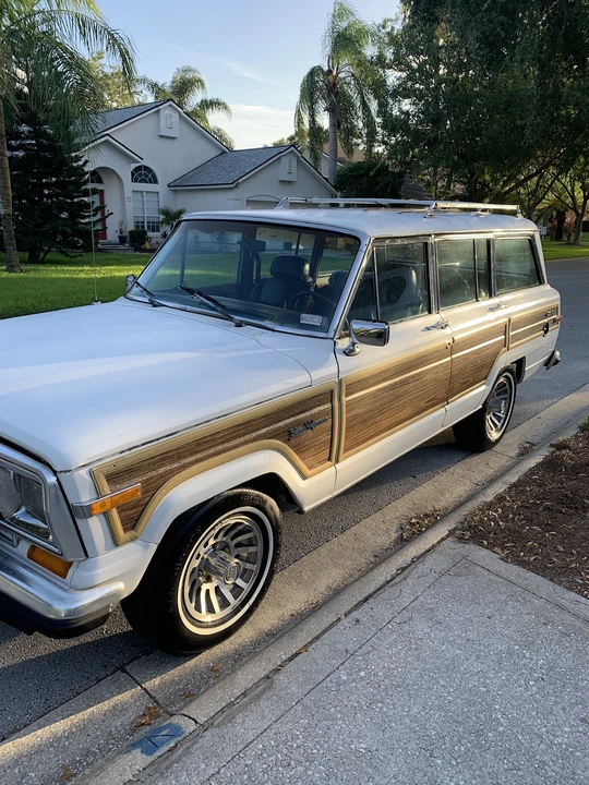1988 Jeep SJ Grand Wagoneer - Image 5 of 31