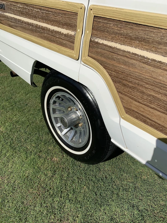 1988 Jeep SJ Grand Wagoneer - Image 18 of 31