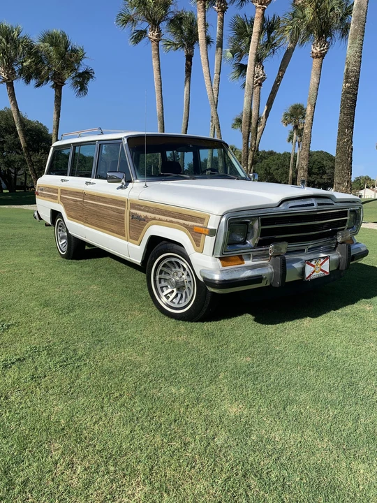 1988 Jeep SJ Grand Wagoneer - Image 8 of 31