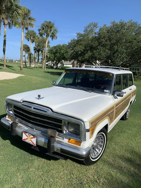 1988 Jeep SJ Grand Wagoneer - Image 4 of 31