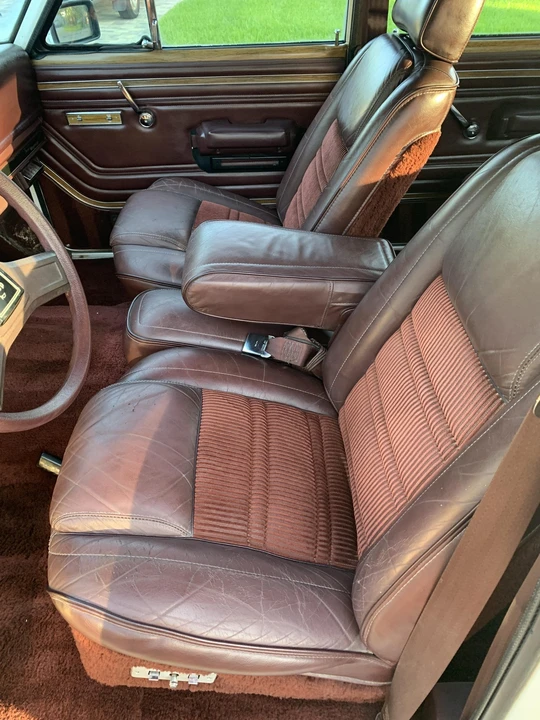 1988 Jeep SJ Grand Wagoneer - Image 23 of 31