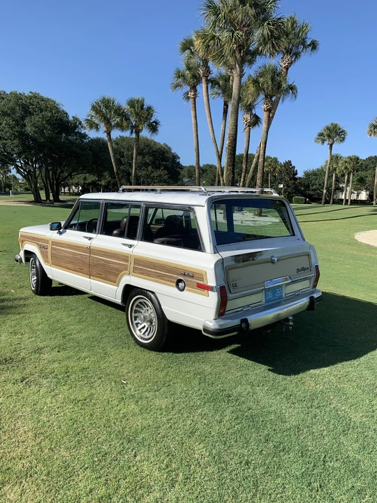 1988 Jeep SJ Grand Wagoneer - Image 6 of 31