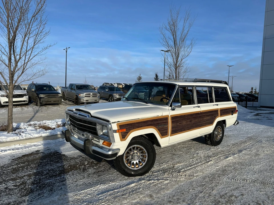 1988 Jeep SJ Grand Wagoneer - Image 2 of 31