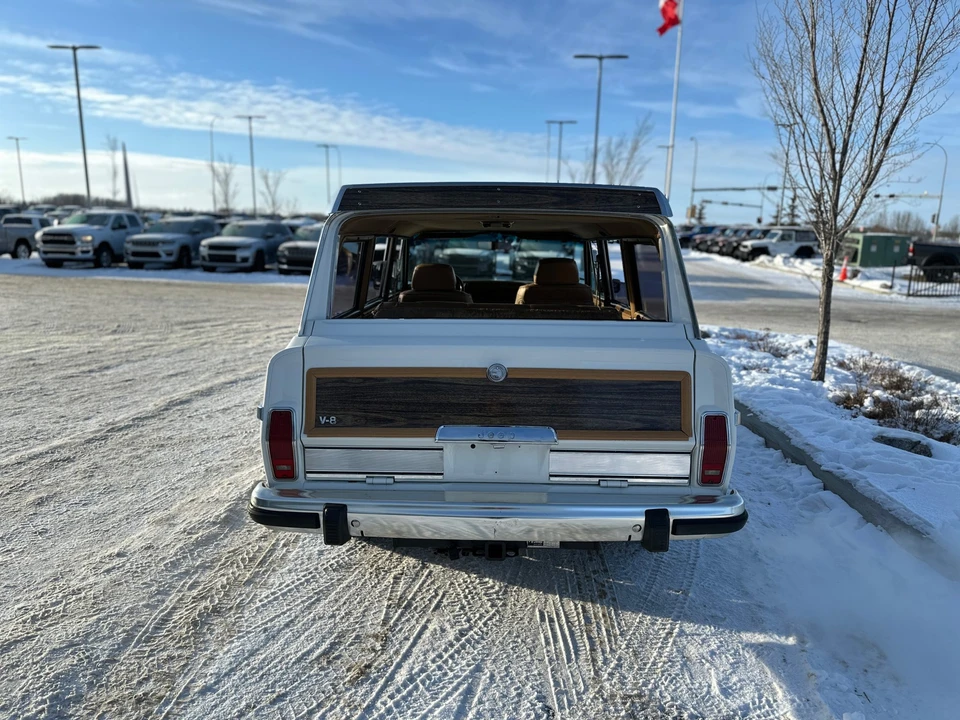 1988 Jeep SJ Grand Wagoneer - Image 6 of 31