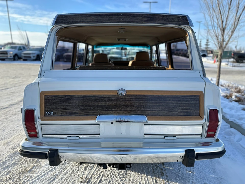 1988 Jeep SJ Grand Wagoneer - Image 5 of 31