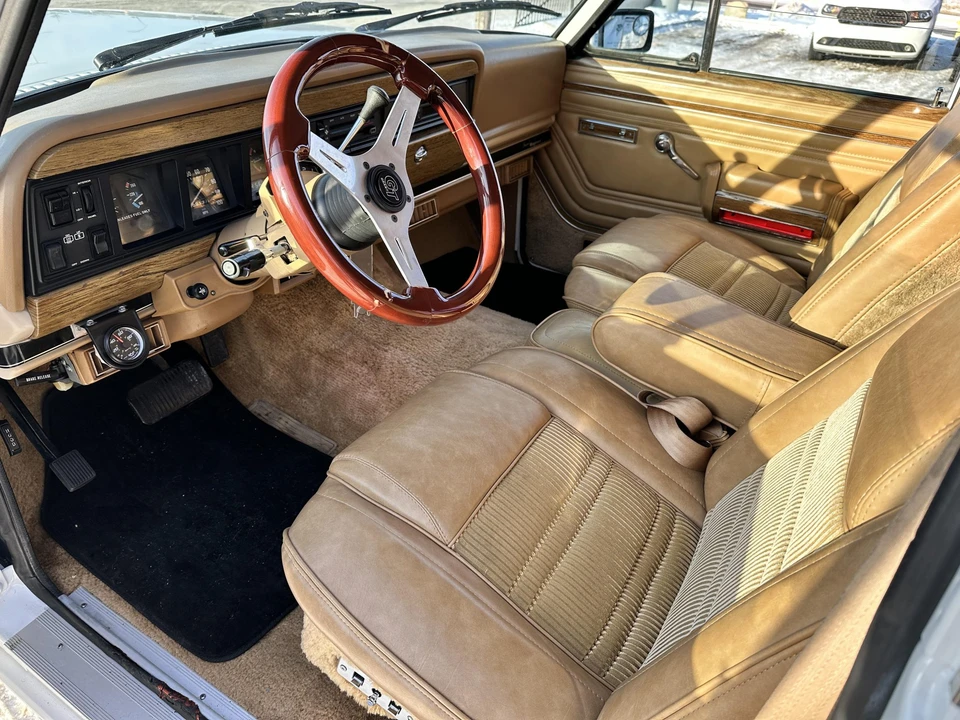 1988 Jeep SJ Grand Wagoneer - Image 25 of 31