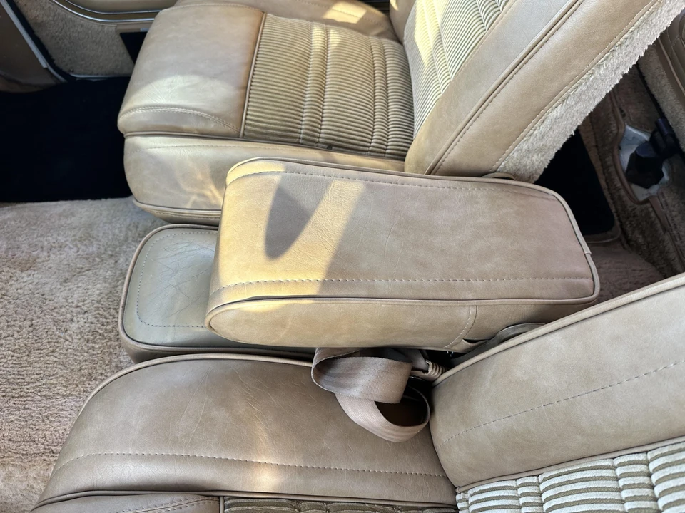 1988 Jeep SJ Grand Wagoneer - Image 26 of 31
