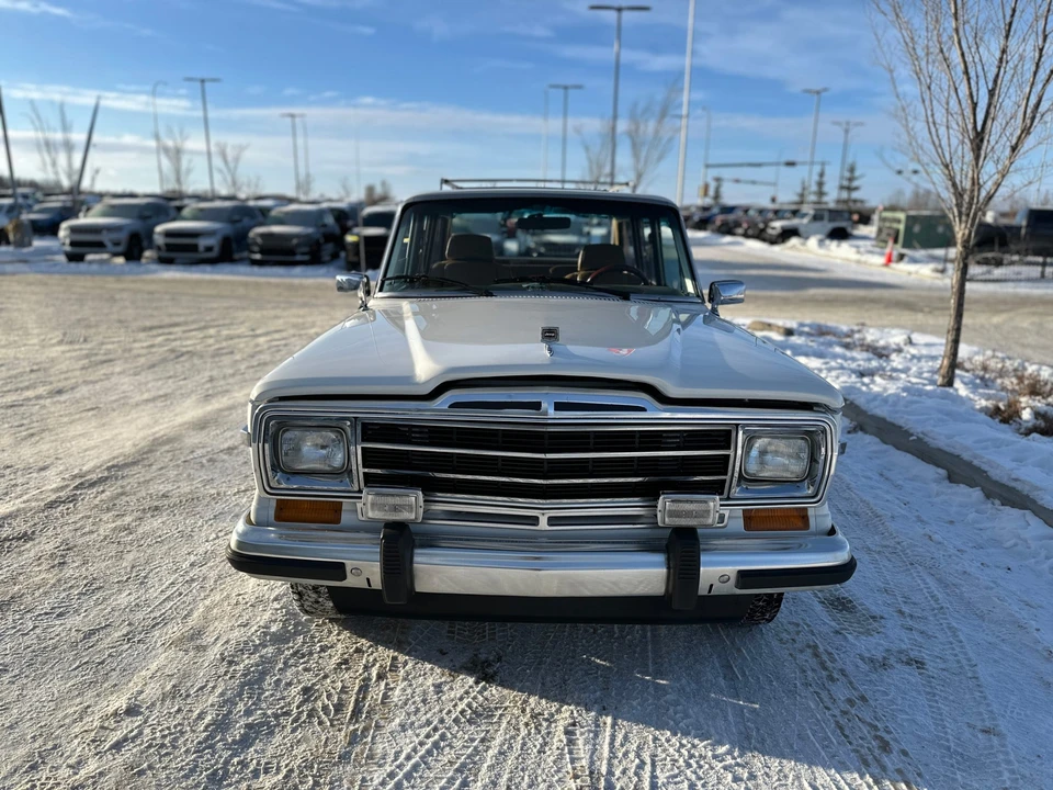 1988 Jeep SJ Grand Wagoneer - Image 10 of 31