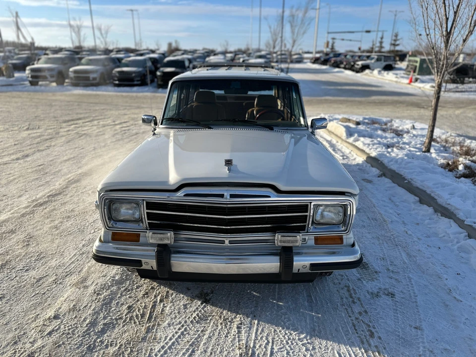 1988 Jeep SJ Grand Wagoneer - Image 11 of 31