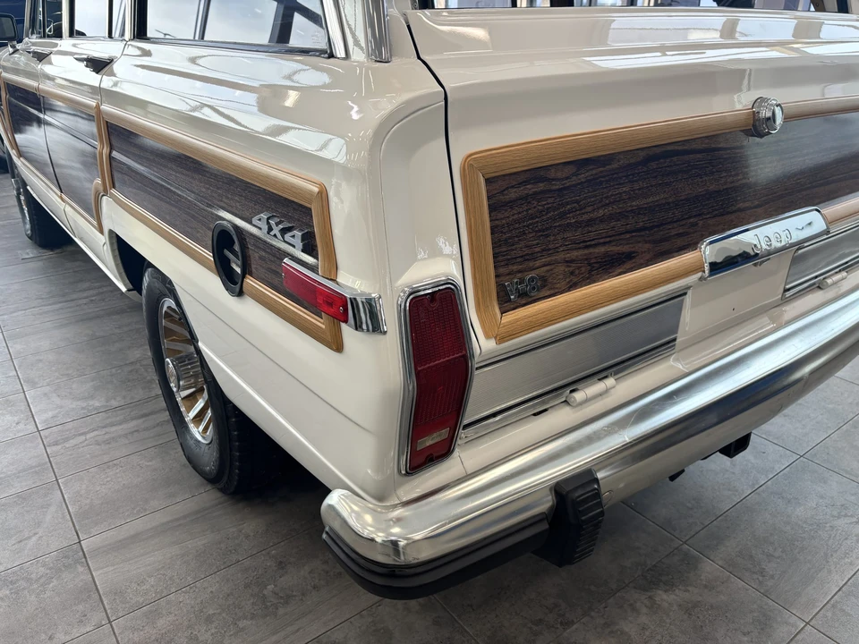 1988 Jeep SJ Grand Wagoneer - Image 21 of 31