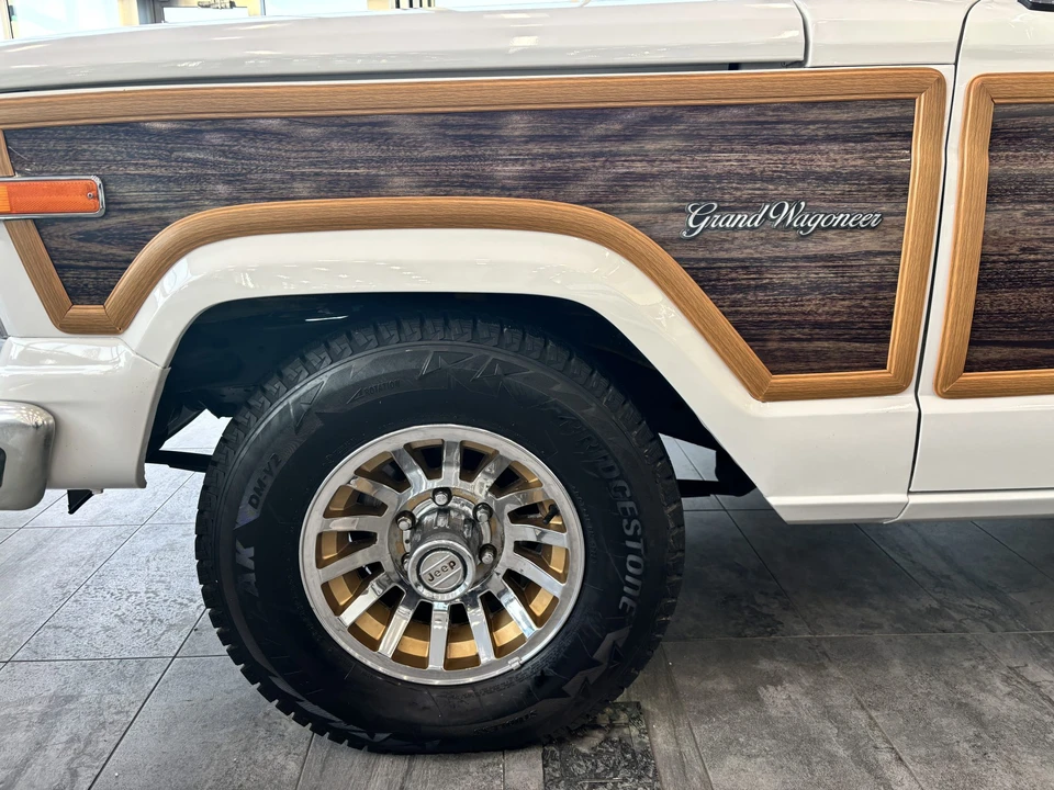 1988 Jeep SJ Grand Wagoneer - Image 22 of 31