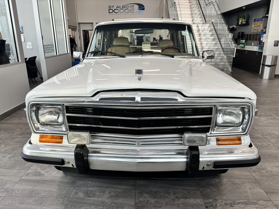 1988 Jeep SJ Grand Wagoneer - Image 17 of 31