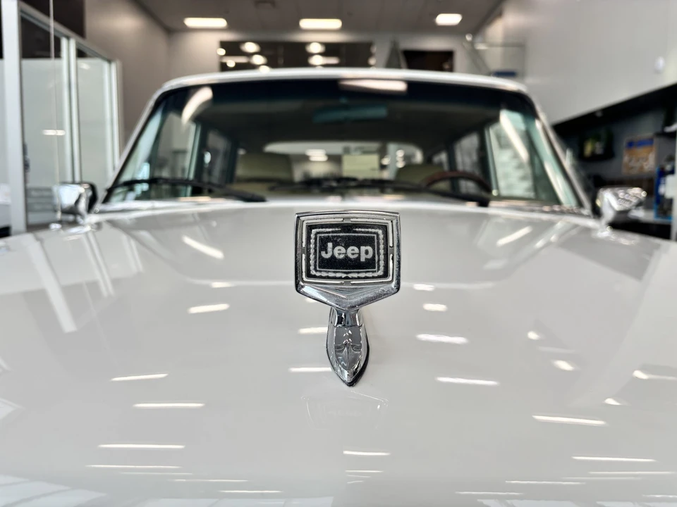 1988 Jeep SJ Grand Wagoneer - Image 19 of 31