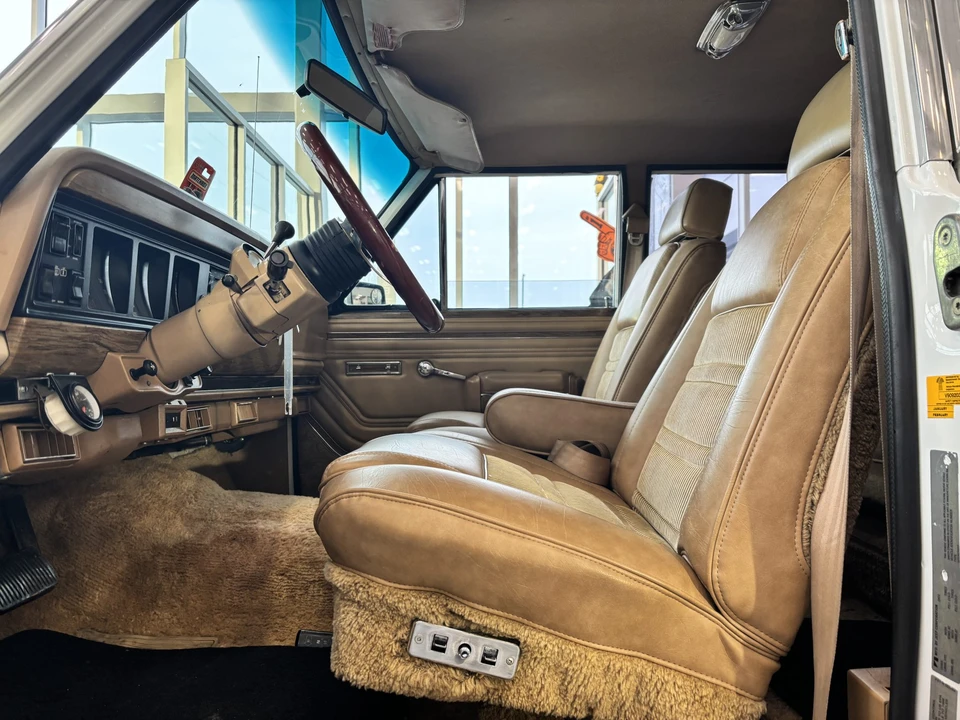 1988 Jeep SJ Grand Wagoneer - Image 30 of 31