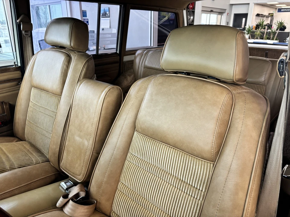 1988 Jeep SJ Grand Wagoneer - Image 31 of 31