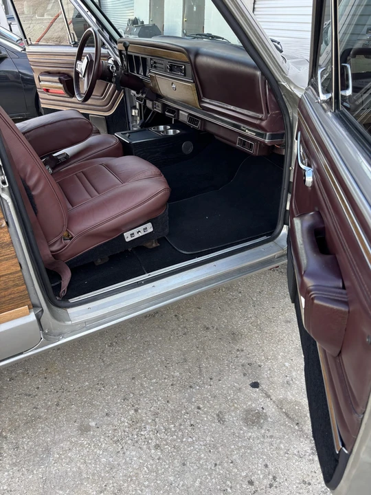 1988 Jeep SJ Grand Wagoneer - Image 25 of 31