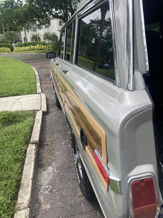 1988 Jeep SJ Grand Wagoneer - Image 17 of 31