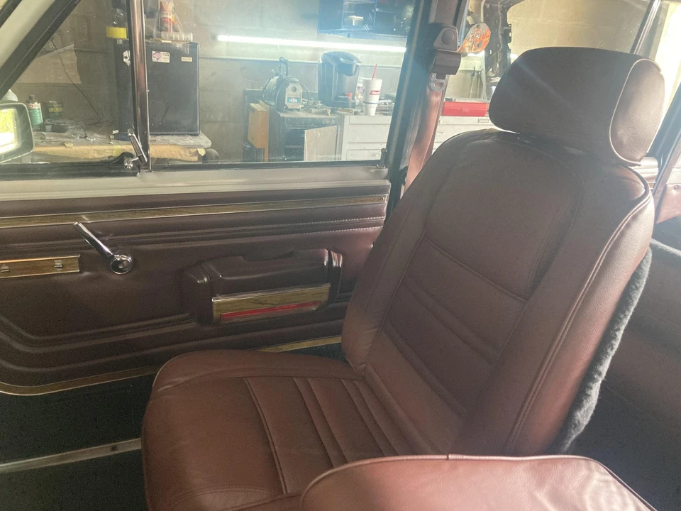 1988 Jeep SJ Grand Wagoneer - Image 28 of 31