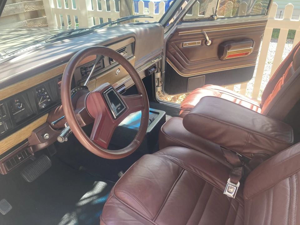 1988 Jeep SJ Grand Wagoneer - Image 26 of 31