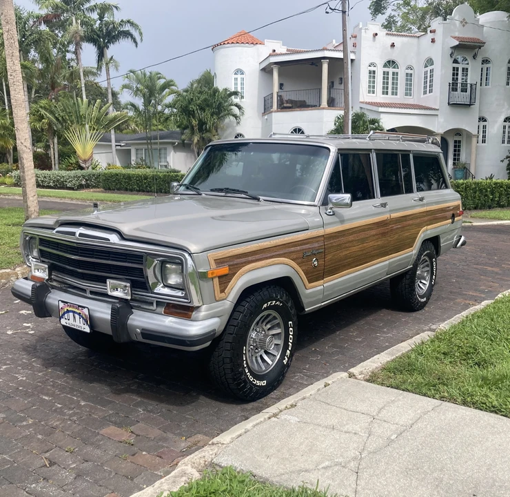 1988 Jeep SJ Grand Wagoneer - Image 4 of 31