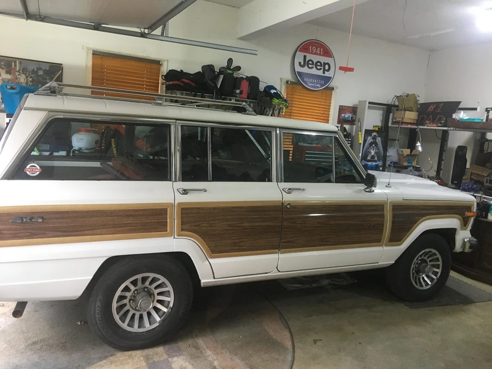 1988 Jeep SJ Grand Wagoneer - Image 18 of 31