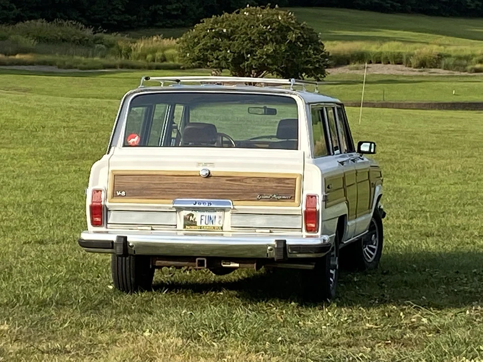 1988 Jeep SJ Grand Wagoneer - Image 22 of 31