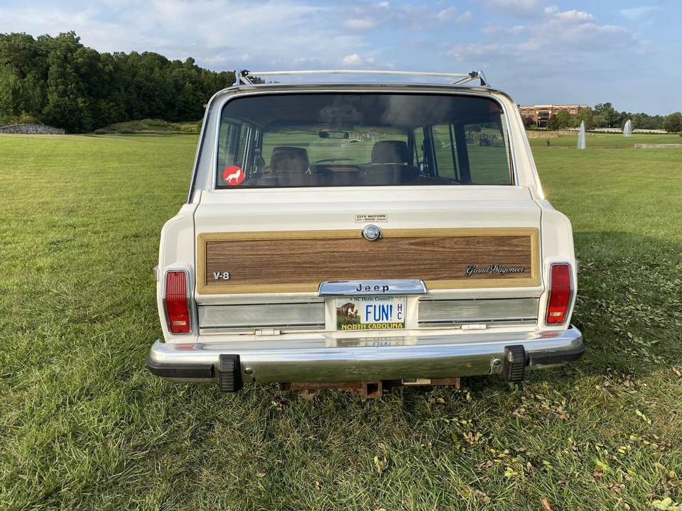 1988 Jeep SJ Grand Wagoneer - Image 24 of 31