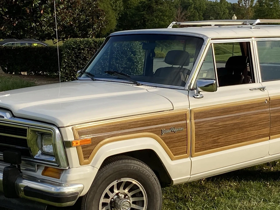 1988 Jeep SJ Grand Wagoneer - Image 28 of 31